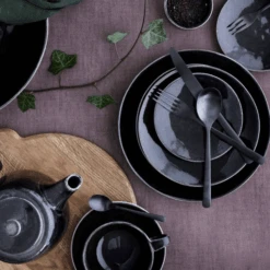 Broste Copenhagen Nordic Coal Serviesset 16-delig 6 Broste Copenhagen Nordic Coal Serviesset 16-delig -Kookwinkel Keuken Verkoopwinkel nordic coal 4